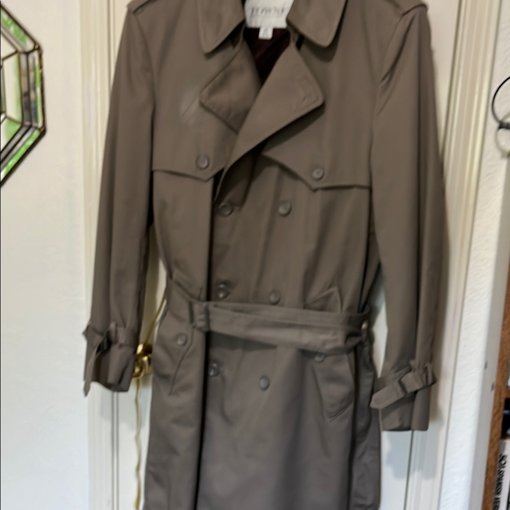 Towne by London Fog Tan Trench Coat with Belt and Epaulettes Size 40 Reg